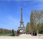 Studio Proche De Tour Eiffel